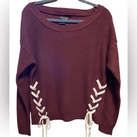 Abercrombie & Fitch Laced Sweater Women’s Size M Burgundy Exposed Seams Popover - Picture 1 of 12